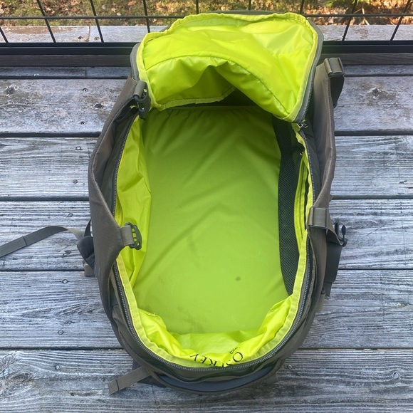 Osprey Porter 46L Women's Travel Backpack - Picture 4 of 17